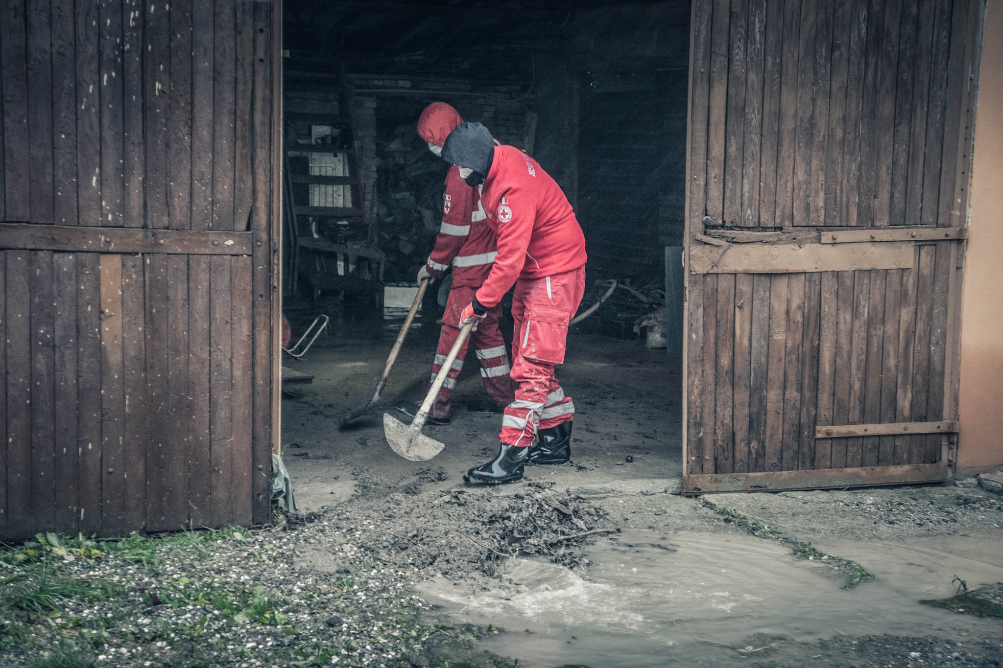 Proteggi chi ti protegge: aiuta la CRI di CRI Comitato di Modena Proteggi chi ti protegge: aiuta la CRI-CRI Comitato di Modena
