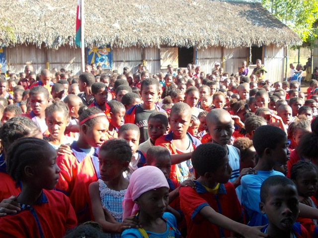 Madagascar: la scuola per tutti di I Rotary Club per "I bambini di Manina" Madagascar: la scuola per tutti-I Rotary Club per "I bambini di Manina"