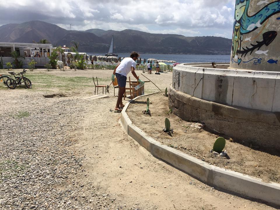 #Ciccaqui - Posacenere da Spiaggia-FuoridiME