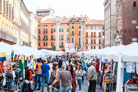 Benessere per donne con cancro al seno di SALUTE SOLIDALE Benessere per donne con cancro al seno-SALUTE SOLIDALE