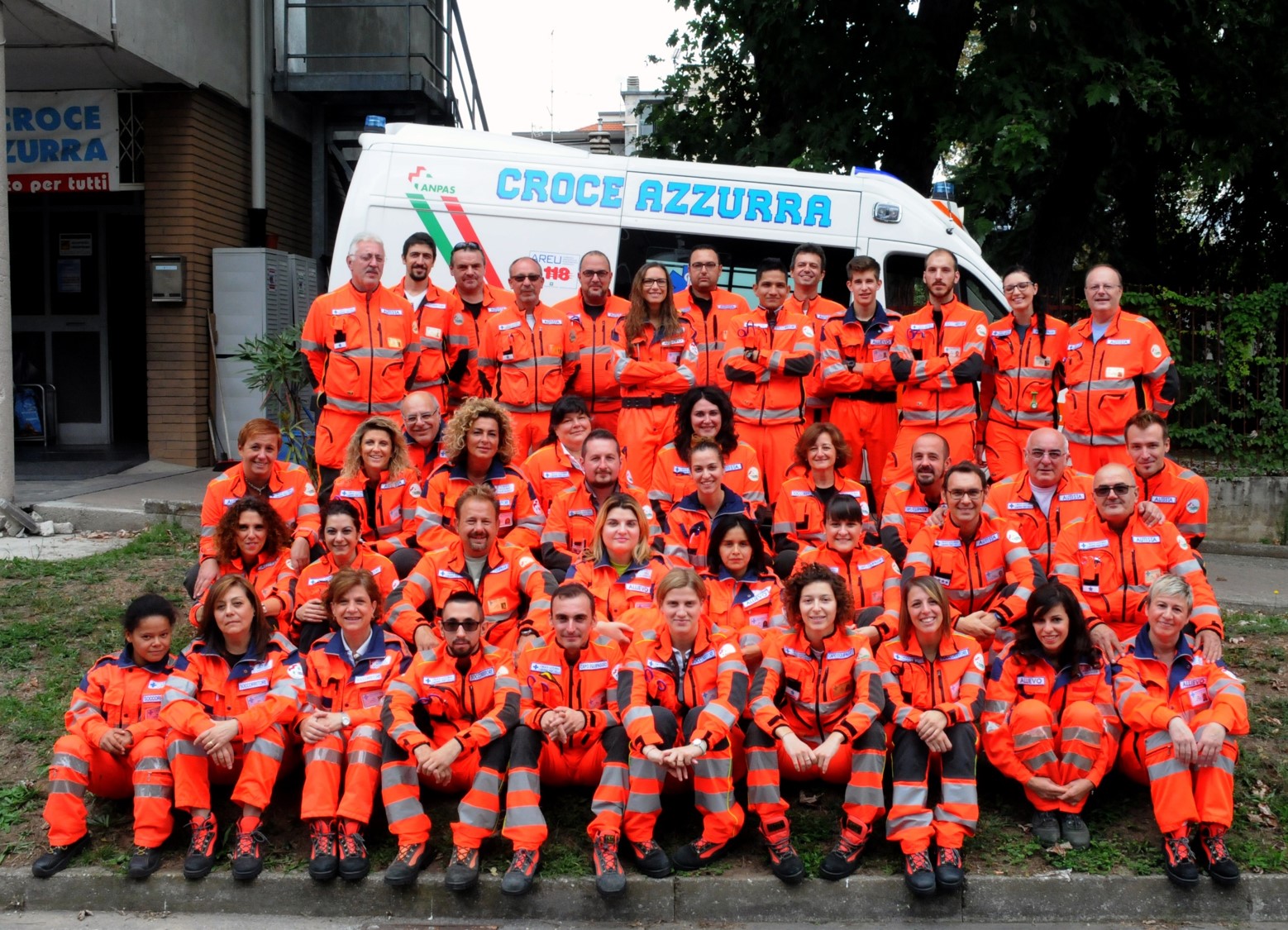 Un mezzo che corre per la Vita-CROCE AZZURRA ONLUS