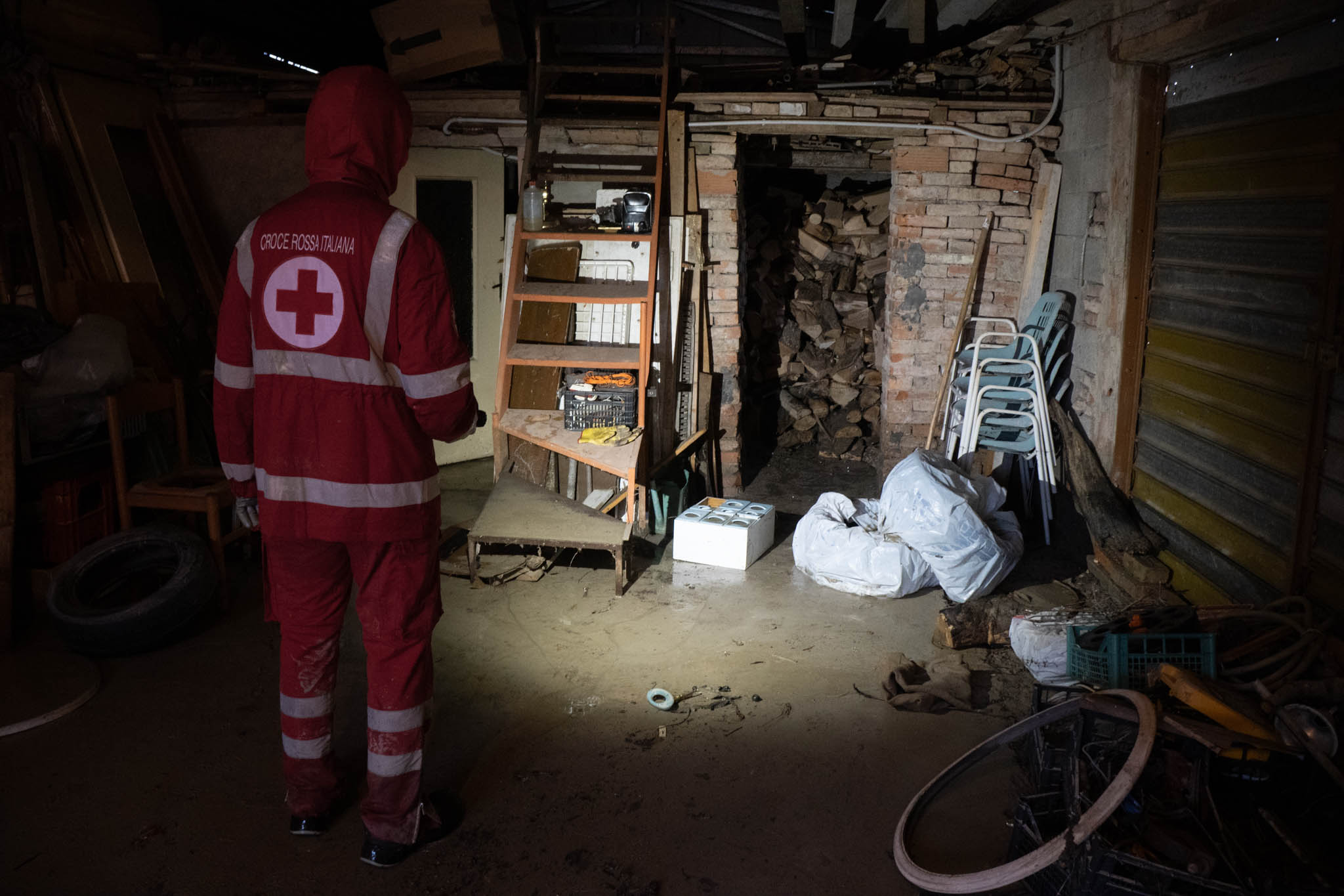 Proteggi chi ti protegge: aiuta la CRI di CRI Comitato di Modena Proteggi chi ti protegge: aiuta la CRI-CRI Comitato di Modena