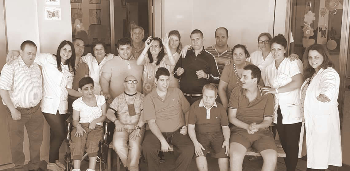 Piccolo pulmino per trasporto disabili-La Speranza