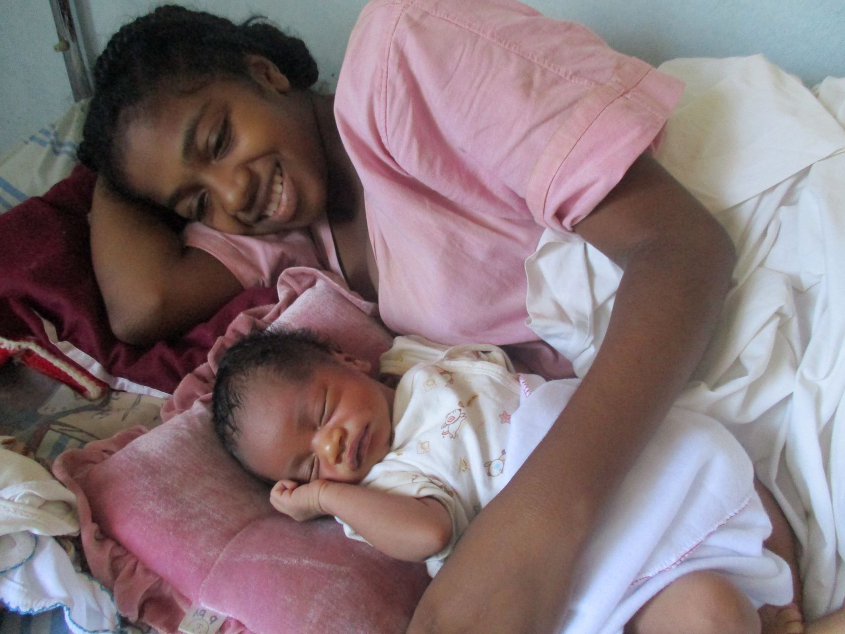 MAMMA SICURA: PROTEZIONE DEL PARTO-Medici in Africa