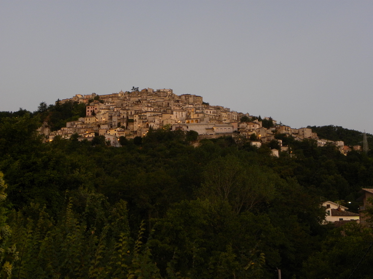 Il Paese di Mastro Tonino-Gruppo Caronte