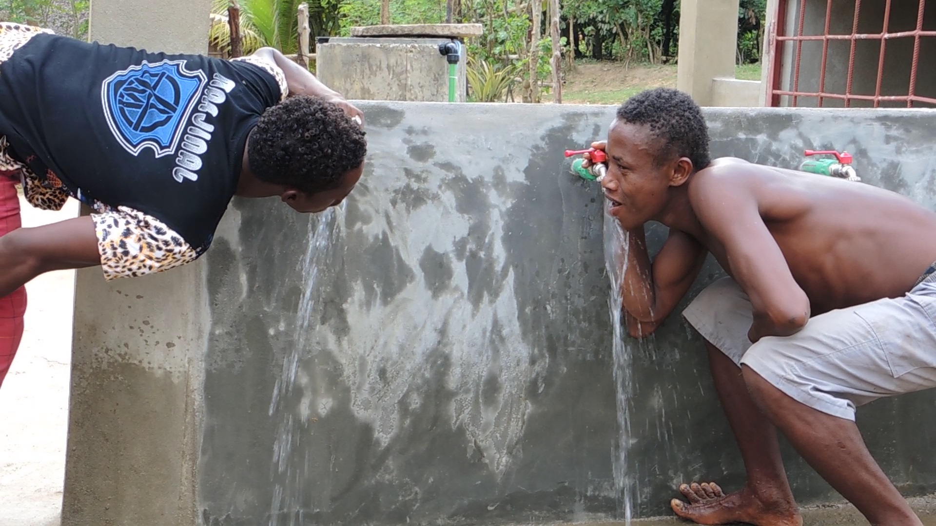 Water for Madagascar di ZOE Water for Madagascar-ZOE