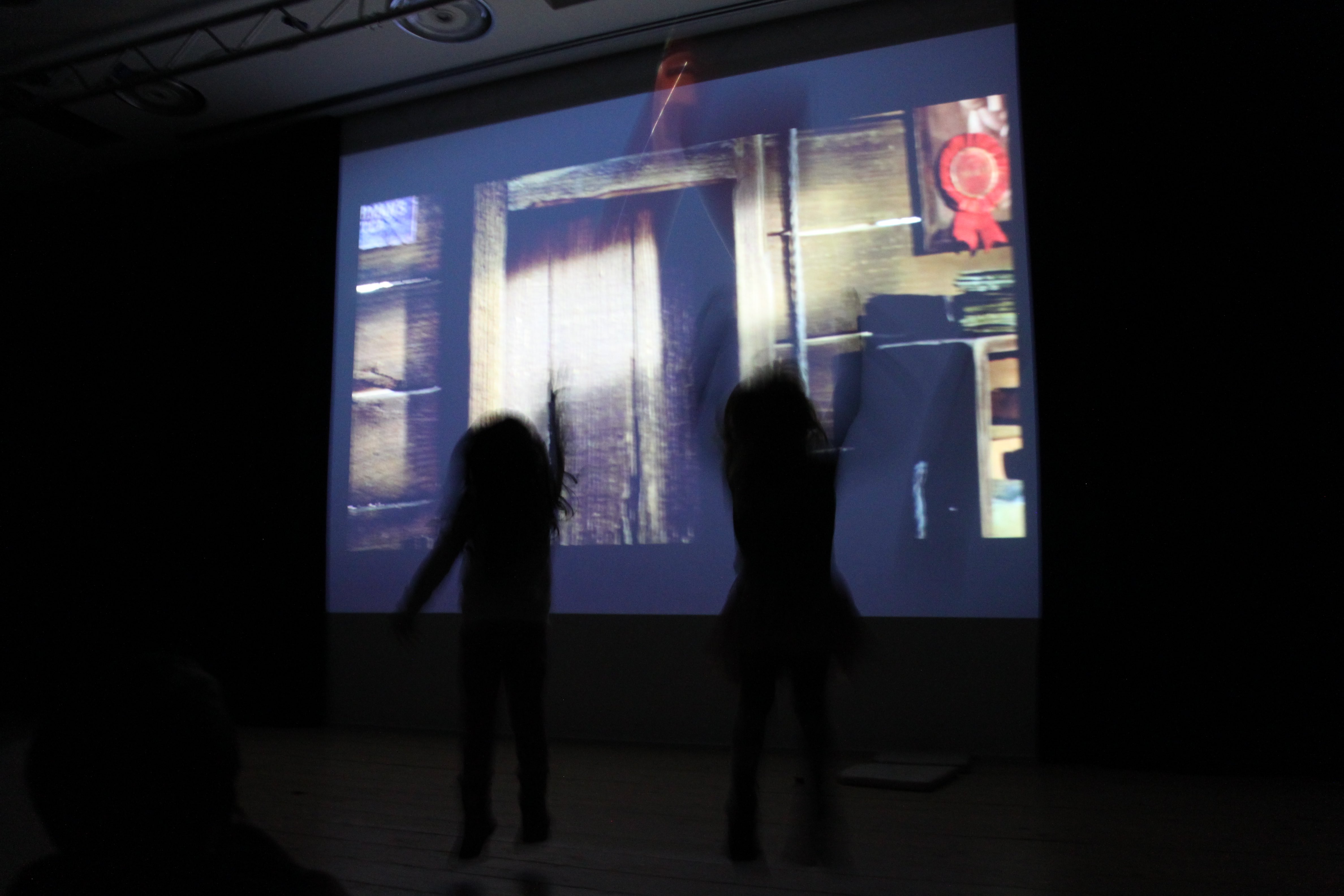 IL CINEMA DA UN METRO DI STATURA di Piccolo Cinema Milano IL CINEMA DA UN METRO DI STATURA-Piccolo Cinema Milano