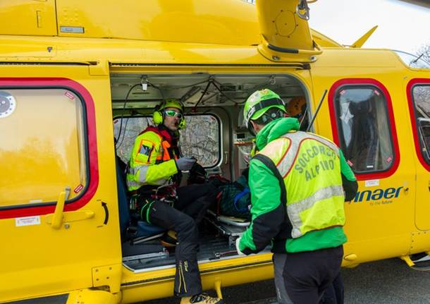 AIUTIAMO IL SOCCORSO ALPINO VALGRANDE di SASP AIUTIAMO IL SOCCORSO ALPINO VALGRANDE-SASP