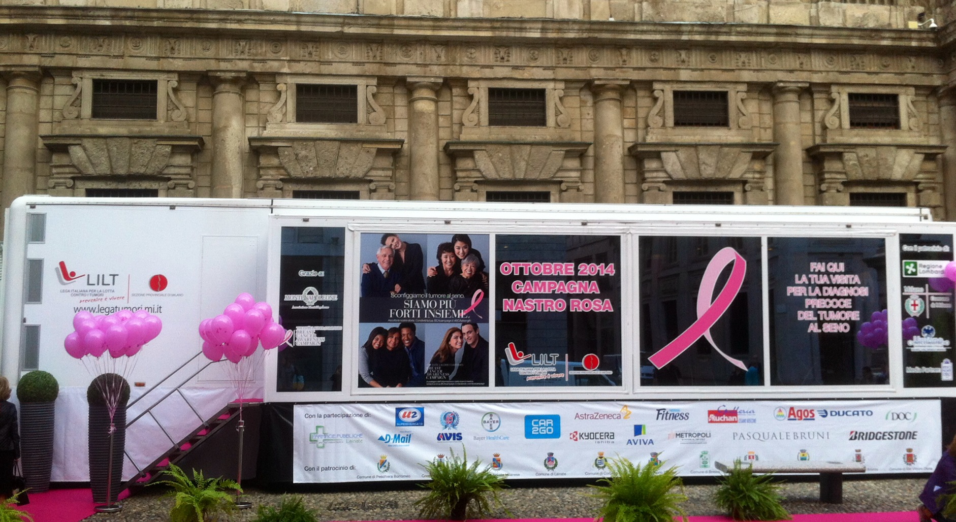 Nastro Rosa 2016: Unite per vincere! di LILT Milano Nastro Rosa 2016: Unite per vincere!-LILT Milano