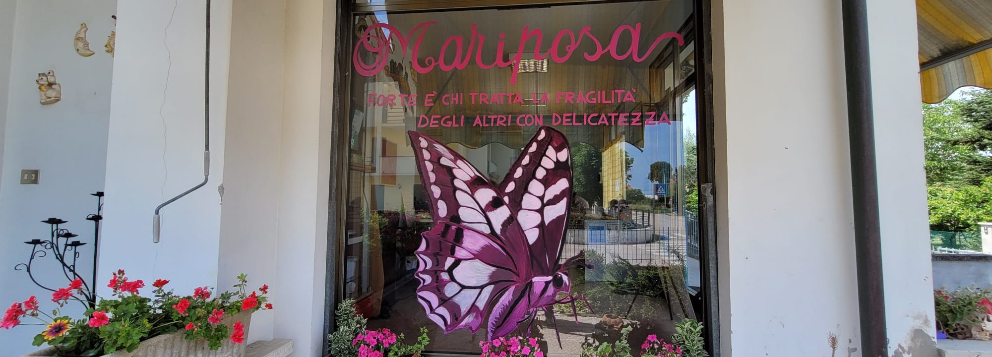 Un pulmino con il Cuore di Mariposa Un pulmino con il Cuore-Mariposa