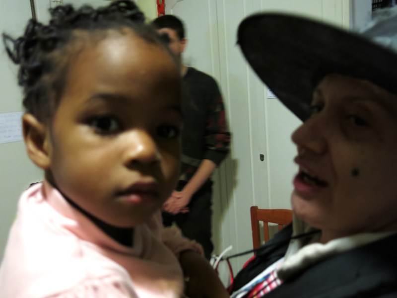 La Befana della Gioia porta i libri-La Scuola di Pace