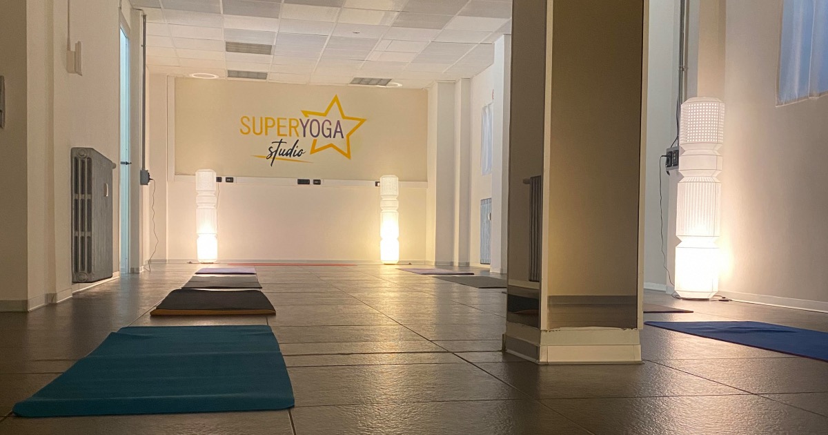 Superyoga Studio per Specchio di Superyoga Studio Superyoga Studio per Specchio-Superyoga Studio